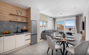 EA Luxury Apartment with sea view